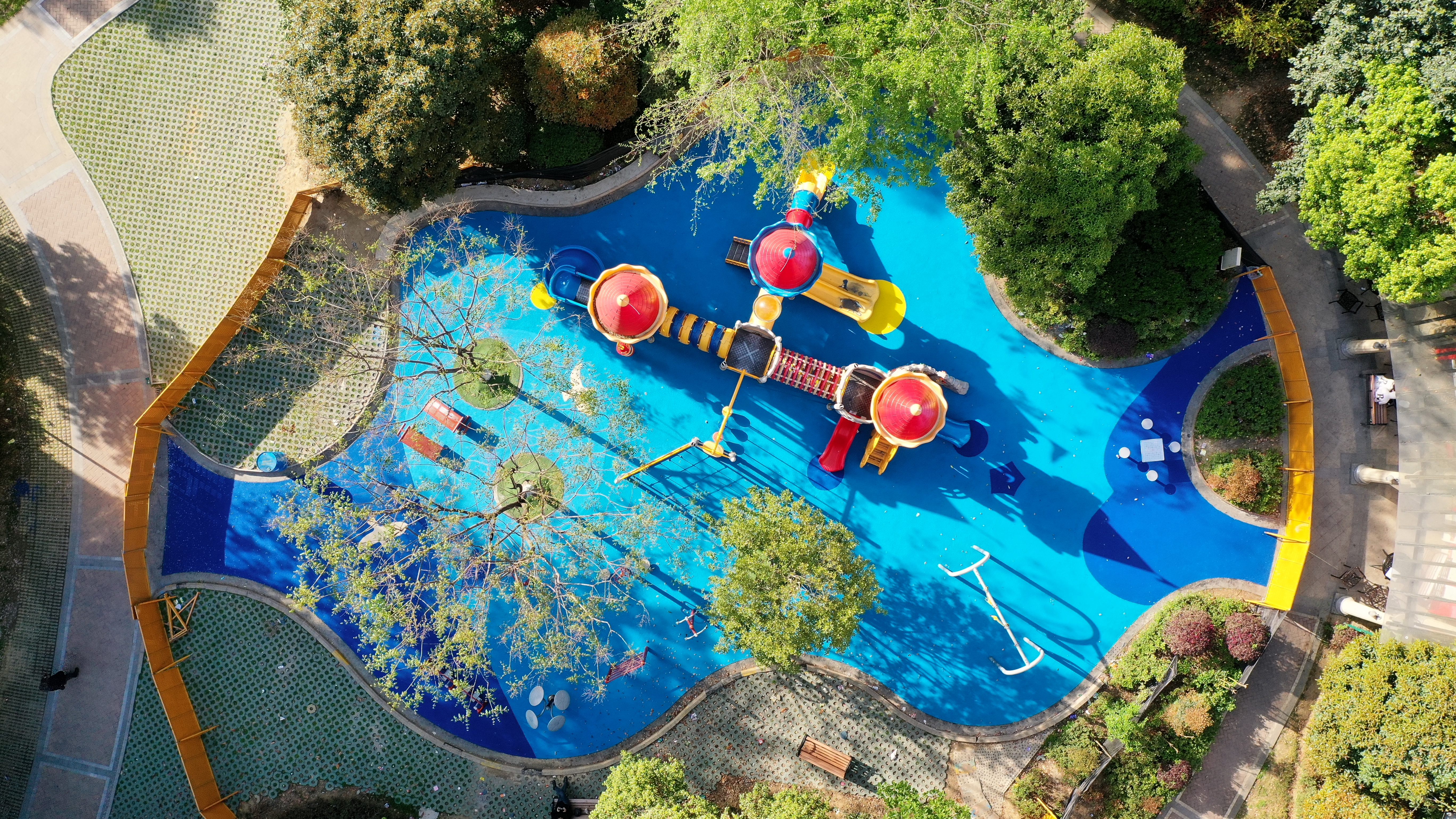 保利和盛公館游樂場地面改造煥新升級，項目圓滿收官！